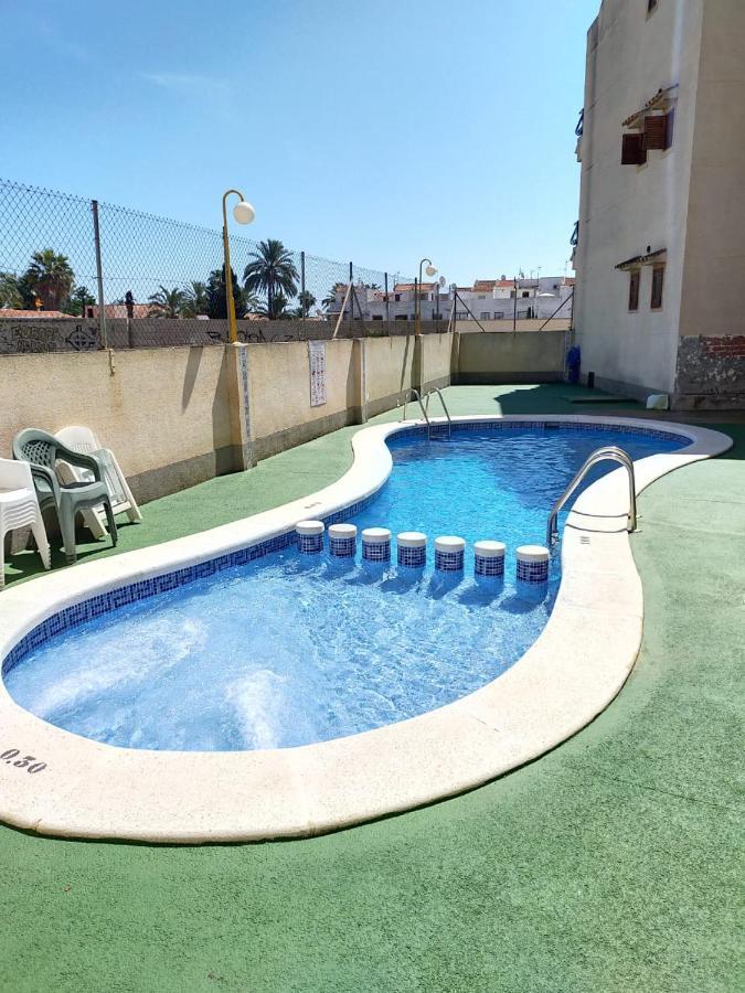 Estudio comodo en Torrevieja Exterior foto